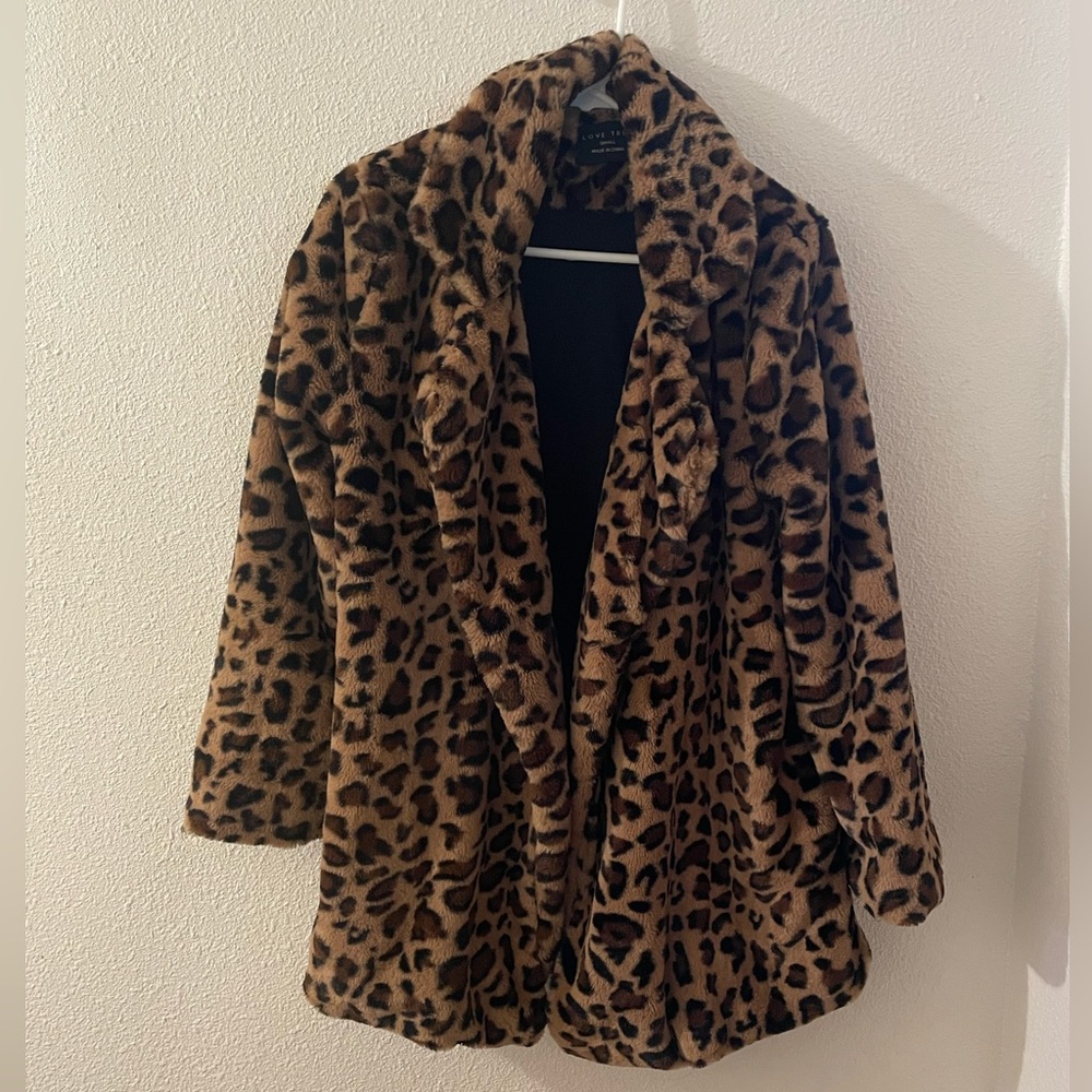 NWOT Love Tree Faux leopard print coat